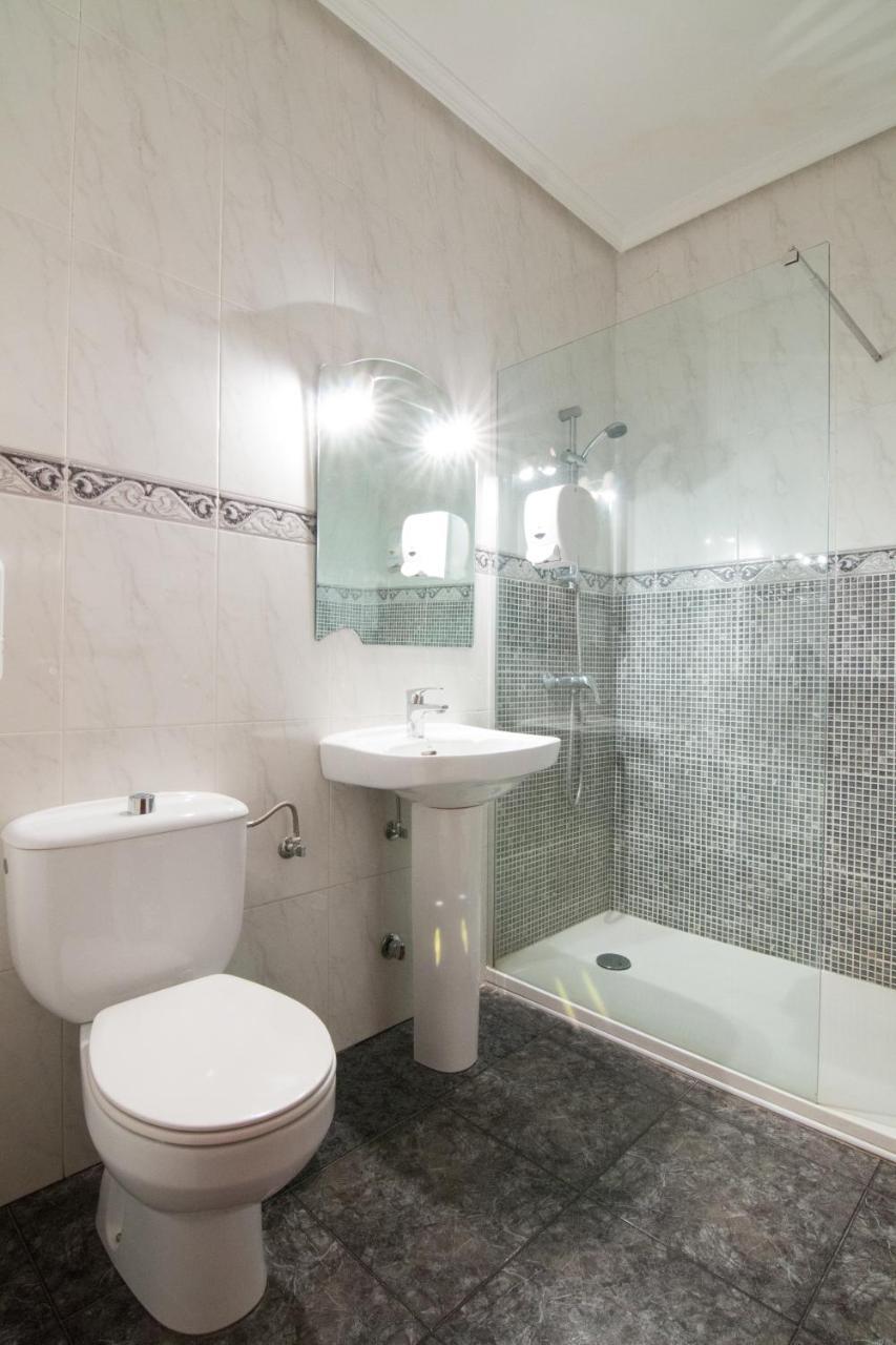Hostal Santa Ana マドリデホス エクステリア 写真