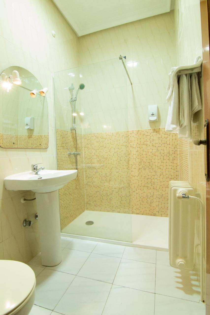 Hostal Santa Ana マドリデホス エクステリア 写真