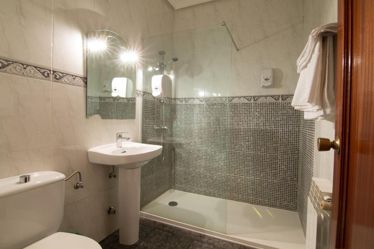 Hostal Santa Ana マドリデホス エクステリア 写真
